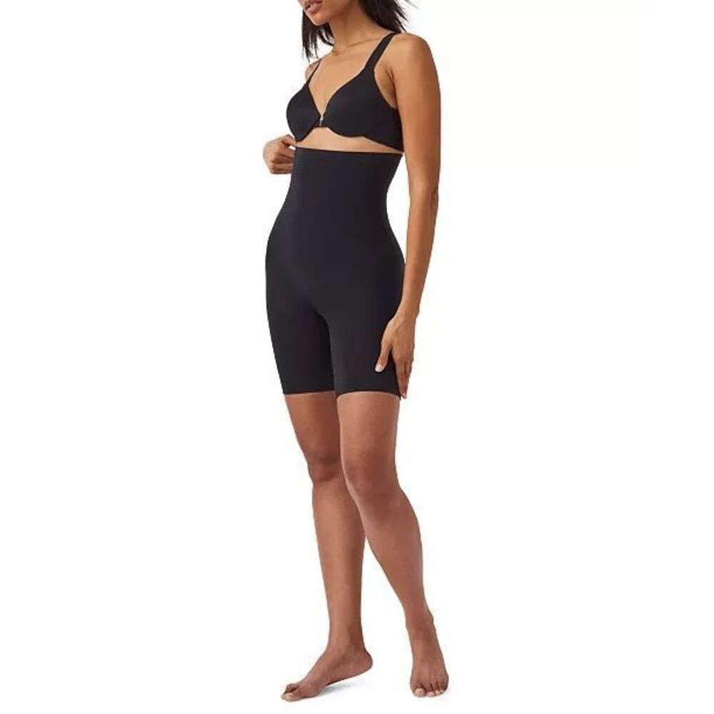 SPANX  High-Waisted Mid-Thigh Short black Large